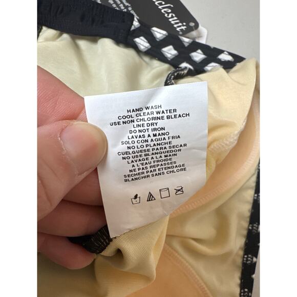 NWT Miracesuit Black & White Diamond Design one Piece Slimming Swimsuit SZ: 12 - Picture 10 of 10